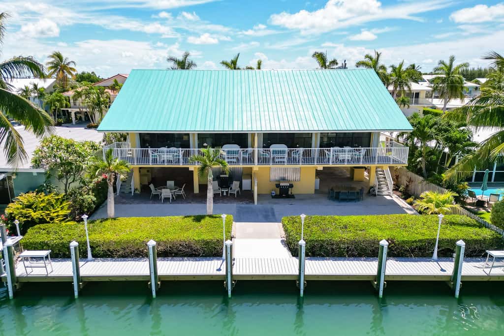 KC99 - Sea Pointe & Canal-side Charisma