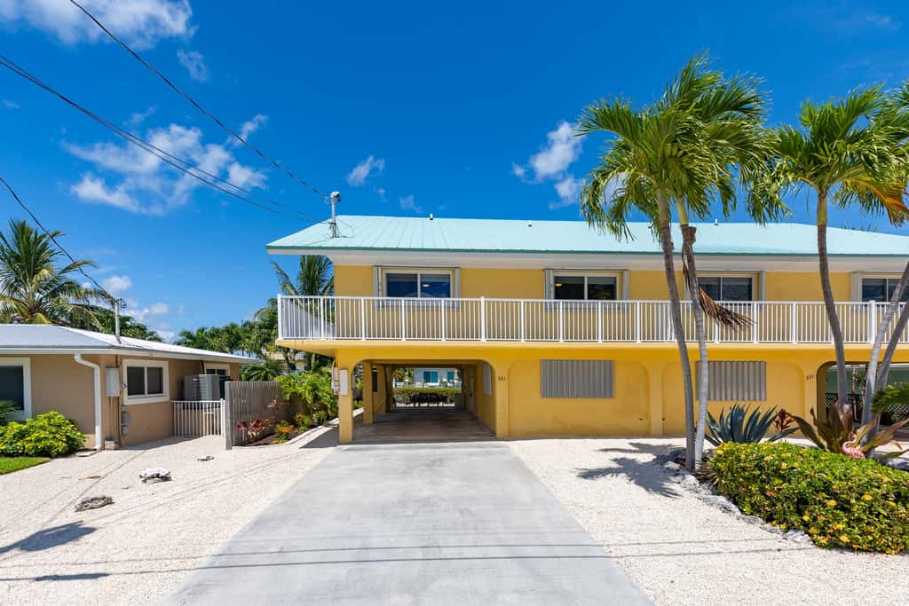KC99 - Sea Pointe & Canal-side Charisma