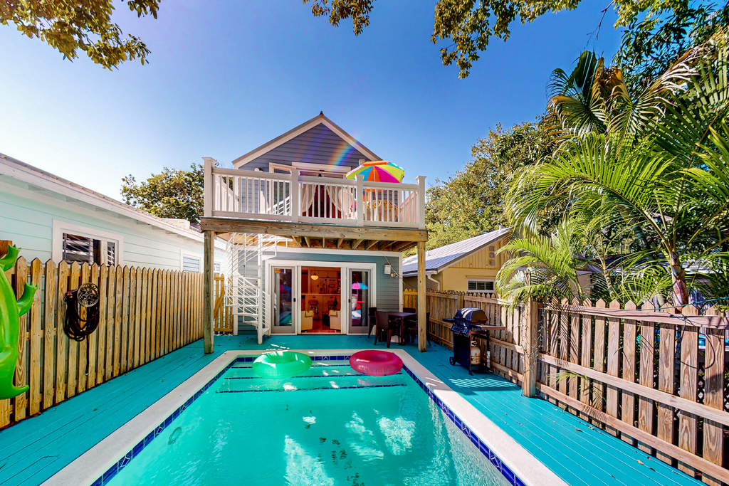 KW369FLR - The Conch-Out Cottage