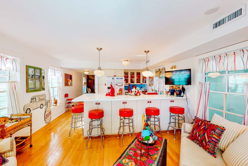 KW369FLR - The Conch-Out Cottage