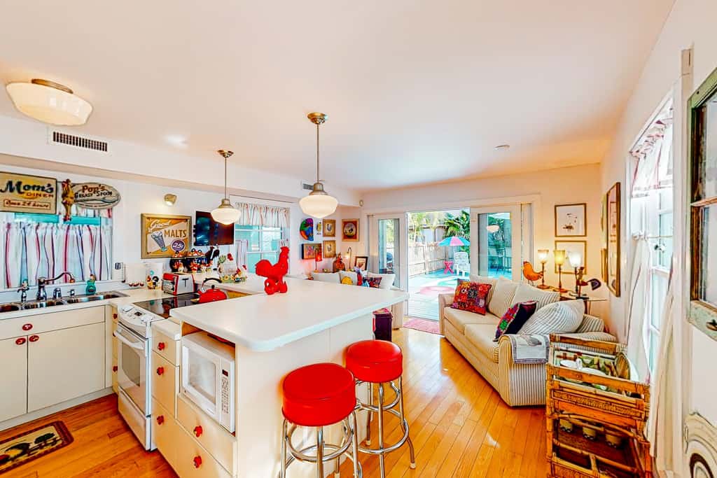 KW369FLR - The Conch-Out Cottage