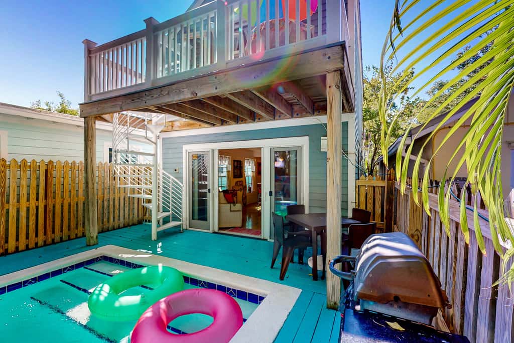 KW369FLR - The Conch-Out Cottage