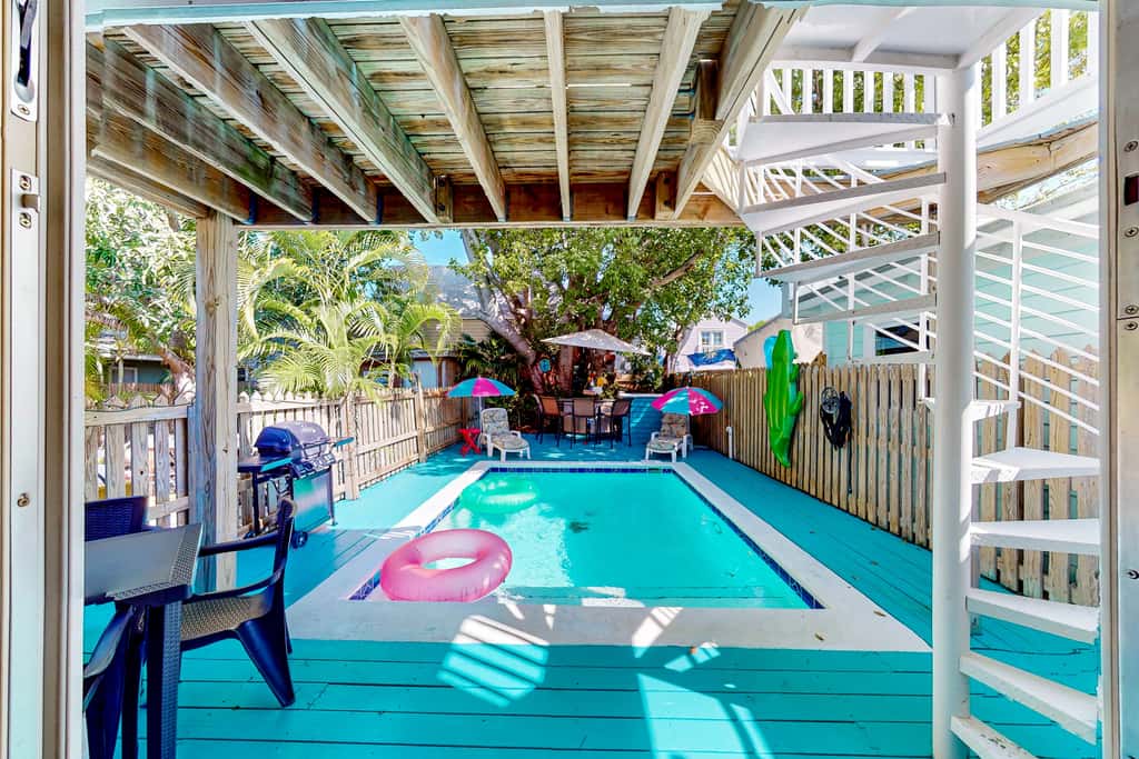 KW369FLR - The Conch-Out Cottage