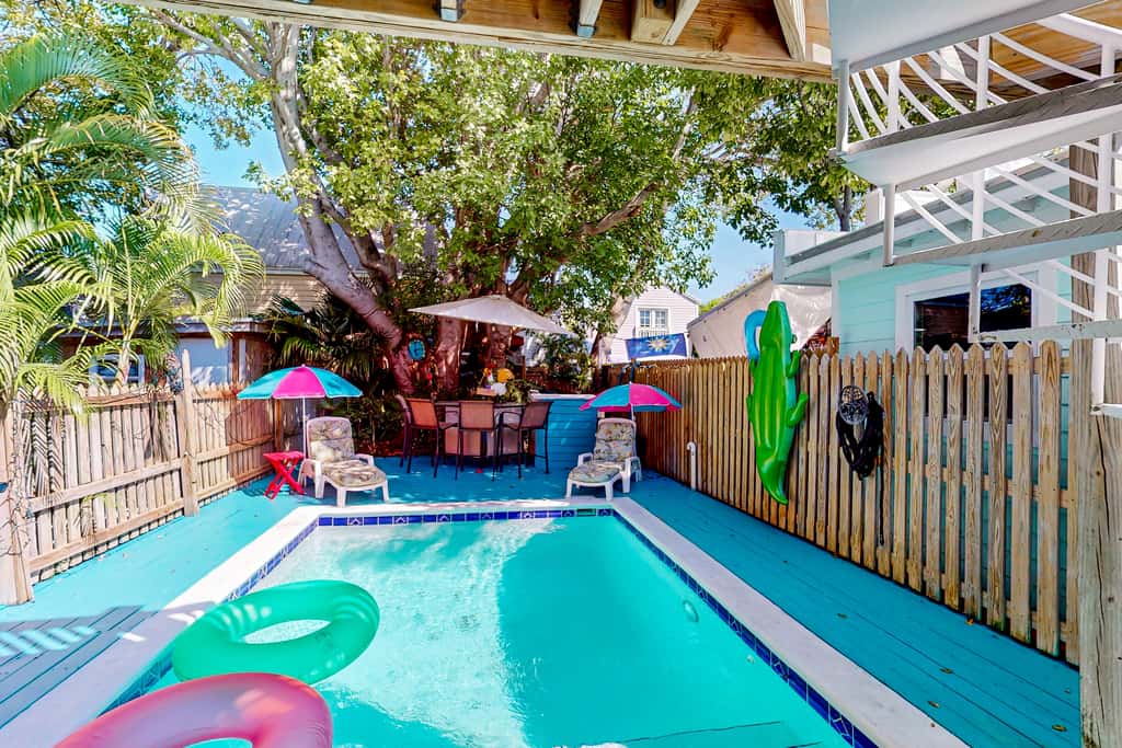 KW369FLR - The Conch-Out Cottage