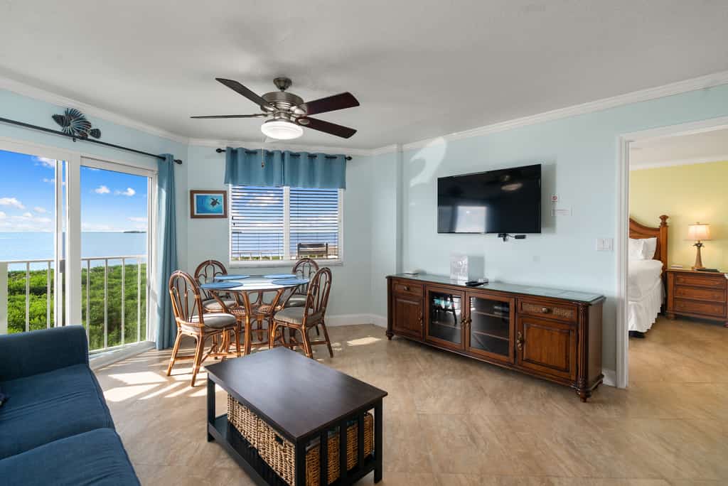 Oceanfront condo with beach access, pool, balcony, & tennis - marina available
