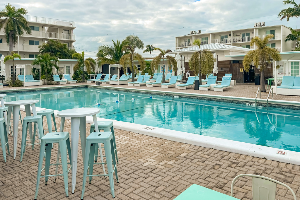 MA221 - The Tropical Cove 329