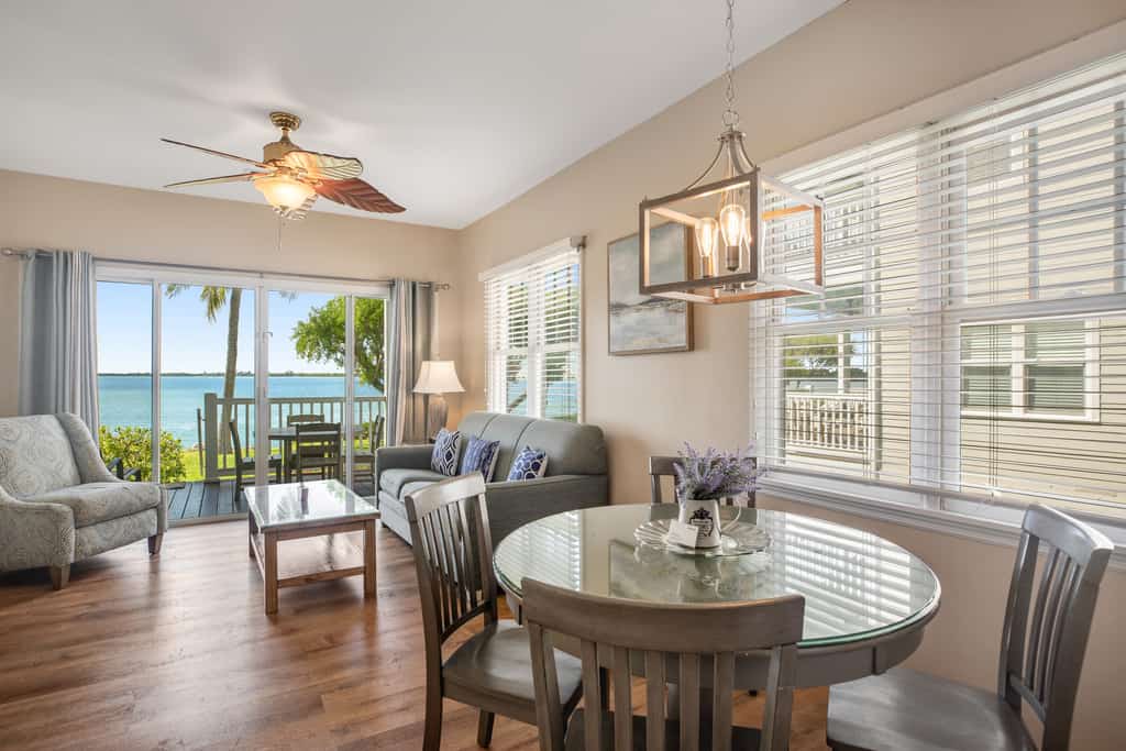 Waterfront retreat with balcony views, kayak, SUP, central AC & washer/dryer