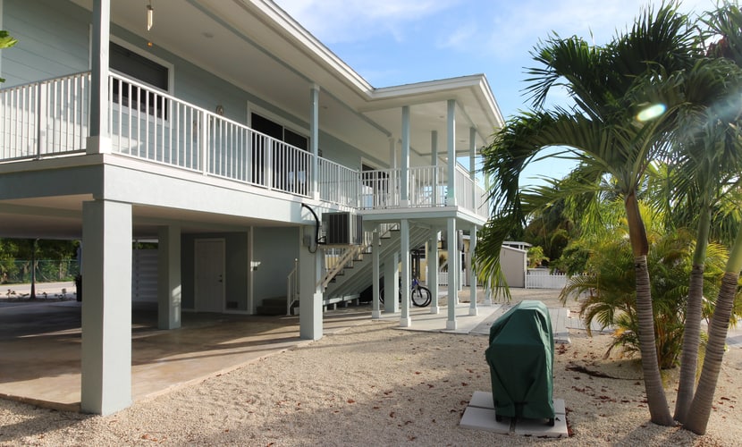 Cozy Canal-Front House w/ Free WiFi and Deck - Close to Beaches & State Park