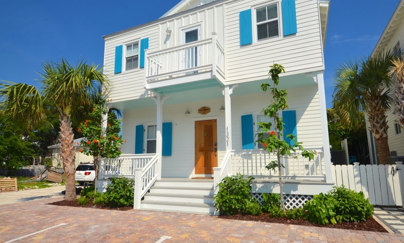 Fresh Getaway w/ Private Pool & Rooftop Patio - Great Location, Steps from Beach