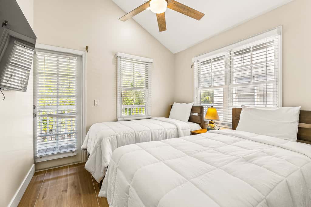 DK33 - Harbor Hideaway Villa 7066