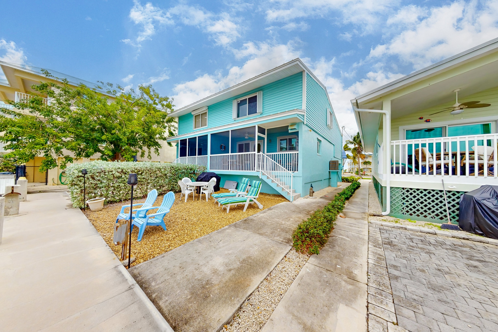 KC203 - Palm Breeze Retreat 320 & 330