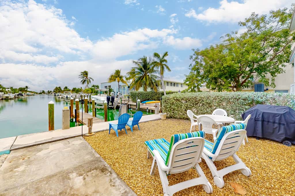 KC203 - Palm Breeze Retreat 320 & 330