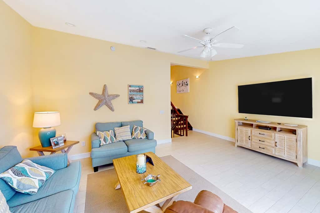 KC203 - Palm Breeze Retreat 320 & 330
