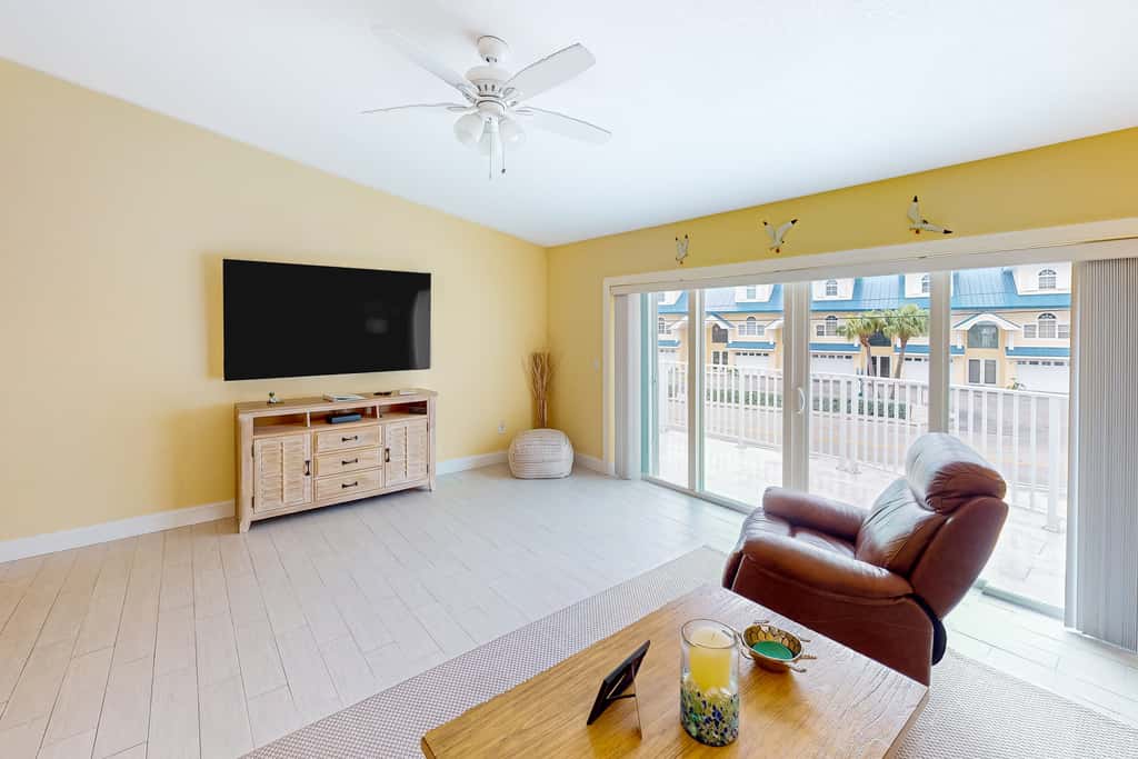 KC203 - Palm Breeze Retreat 320 & 330