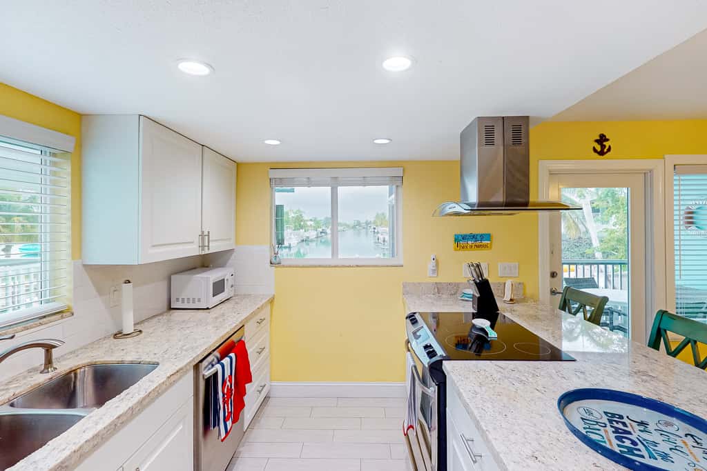 KC203 - Palm Breeze Retreat 320 & 330