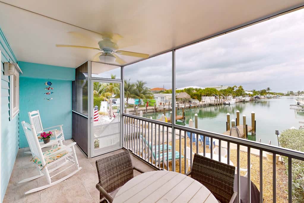 KC203 - Palm Breeze Retreat 320 & 330