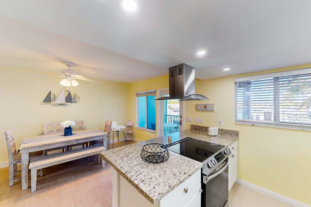 KC203 - Palm Breeze Retreat 320 & 330