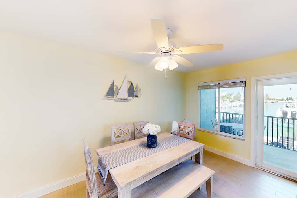 KC203 - Palm Breeze Retreat 320 & 330
