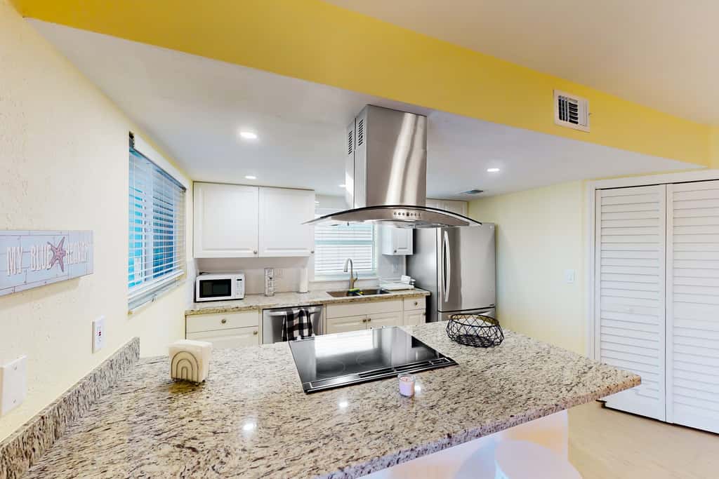 KC203 - Palm Breeze Retreat 320 & 330