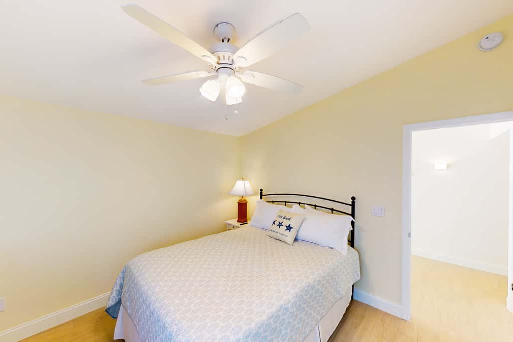 KC203 - Palm Breeze Retreat 320 & 330