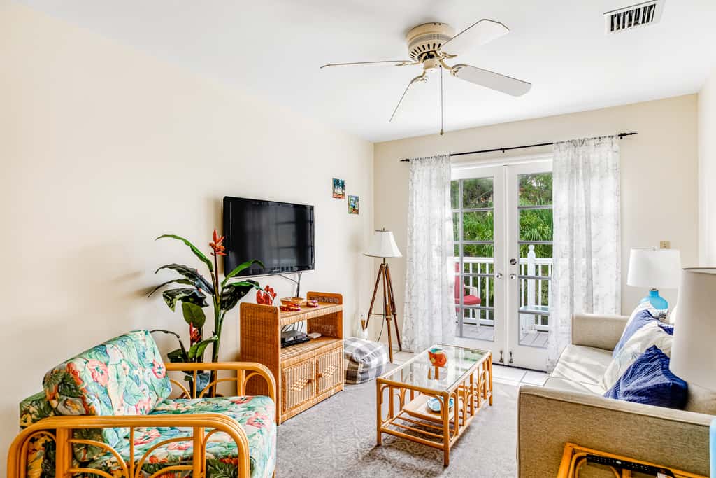 KW319FLR - Happy Hour Haven