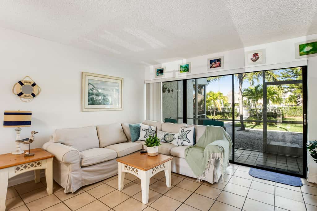 Spacious Townhome - Pool, Tennis & Marina - Central AC, WiFi & Snowbird-Friendly