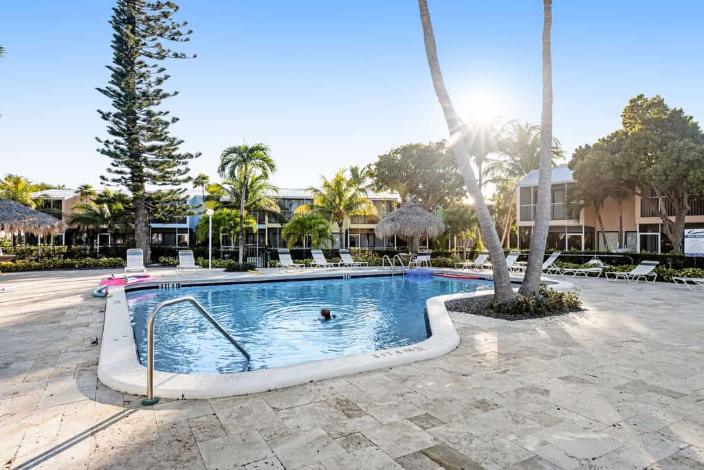 Spacious Townhome - Pool, Tennis & Marina - Central AC, WiFi & Snowbird-Friendly