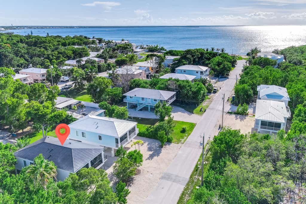 Coastal Chic Snowbird-Friendly Home with Central AC, High-Speed WiFi, and Washer/Dryer