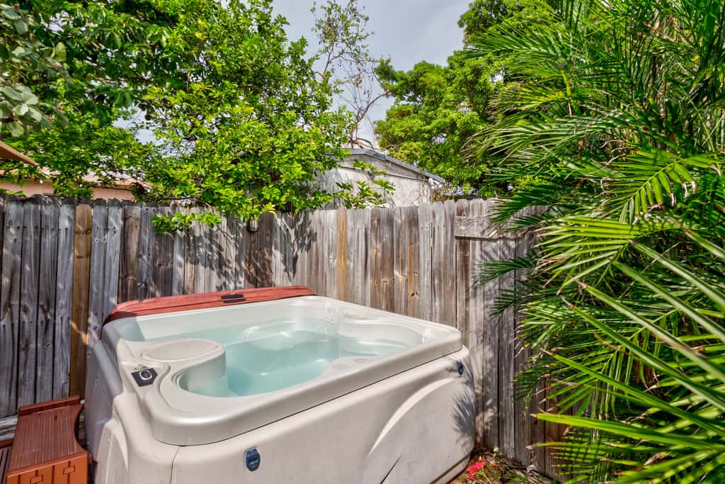 KW33A - Leeward Isle