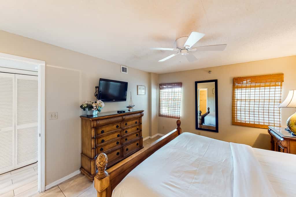 TA15 - Ocean Pointe #2210