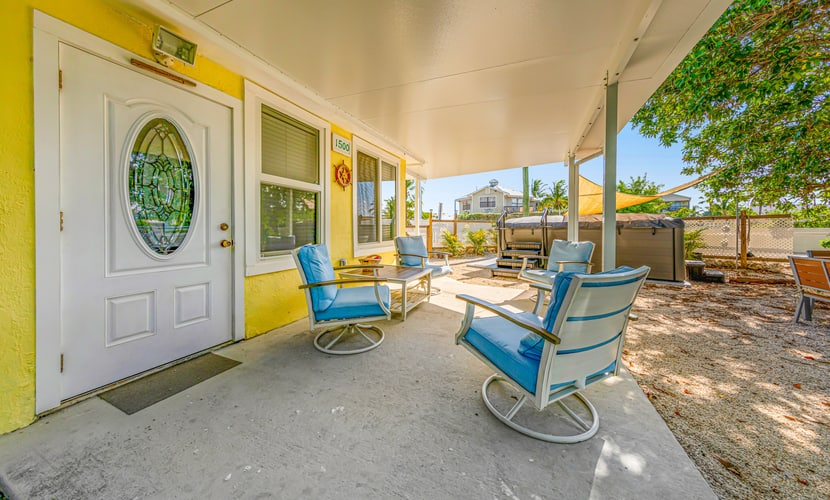 Waterfront retreat near the beach with pool, two kayaks, & central AC