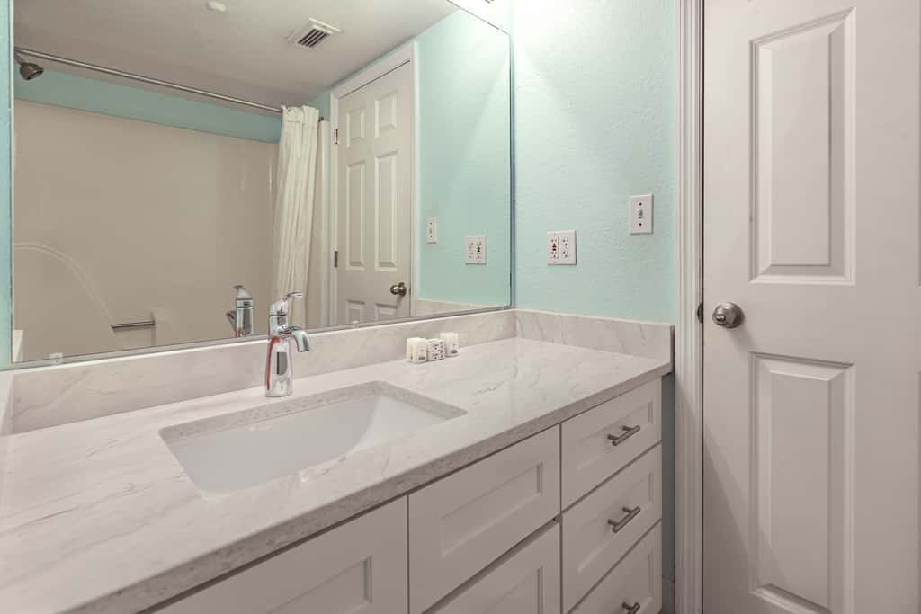 KWSS201 - Sunrise Suites - Saint Lucia Suite 201