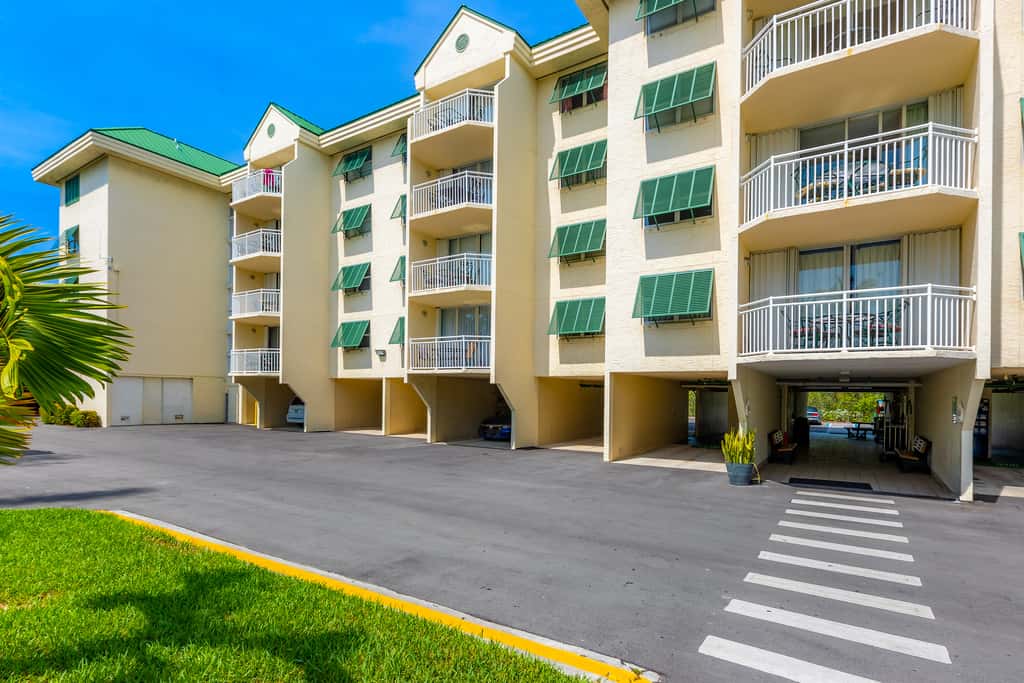KWSS201 - Sunrise Suites - Saint Lucia Suite 201