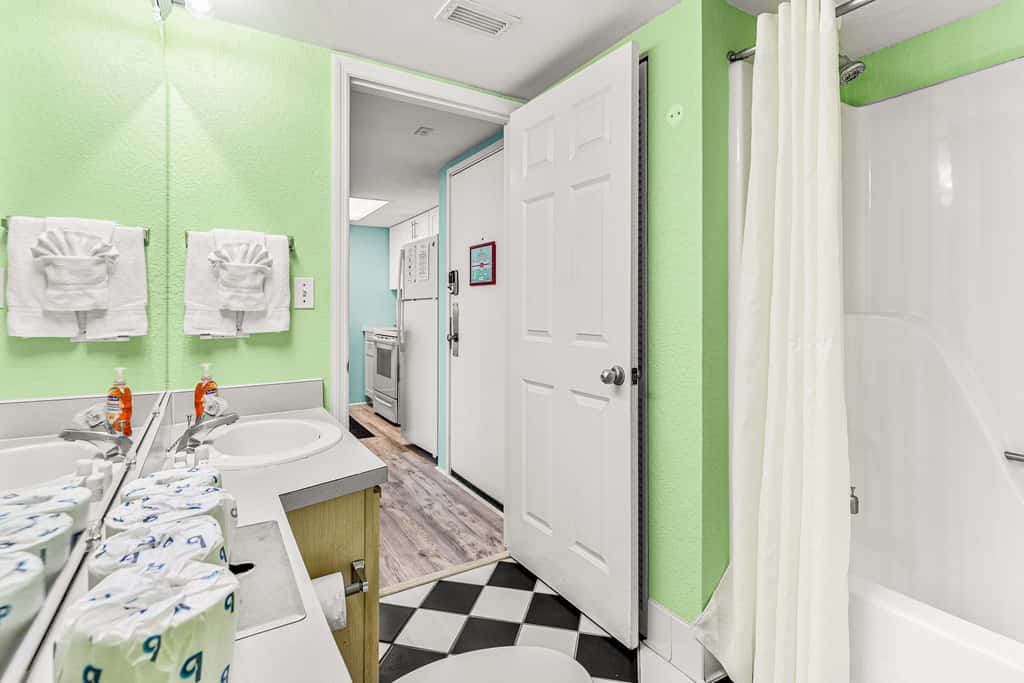 KWSS204 - Sunrise Suites - Barbados Suite 204
