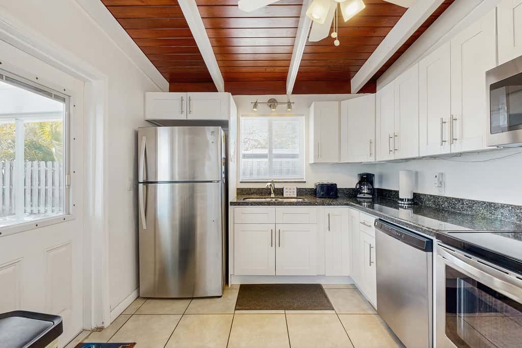 KC20 - Downhome Cabin by the Canal