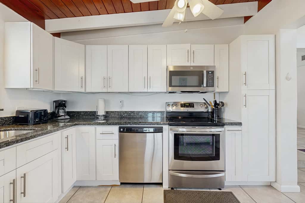 KC20 - Downhome Cabin by the Canal