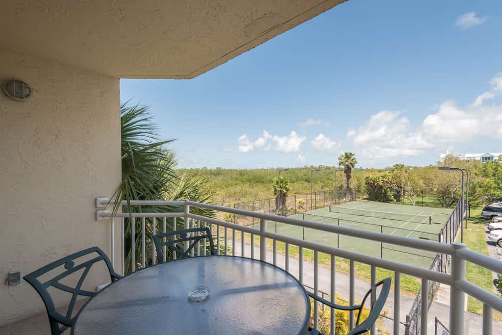 Resort condo with pool & hot tub, private parking