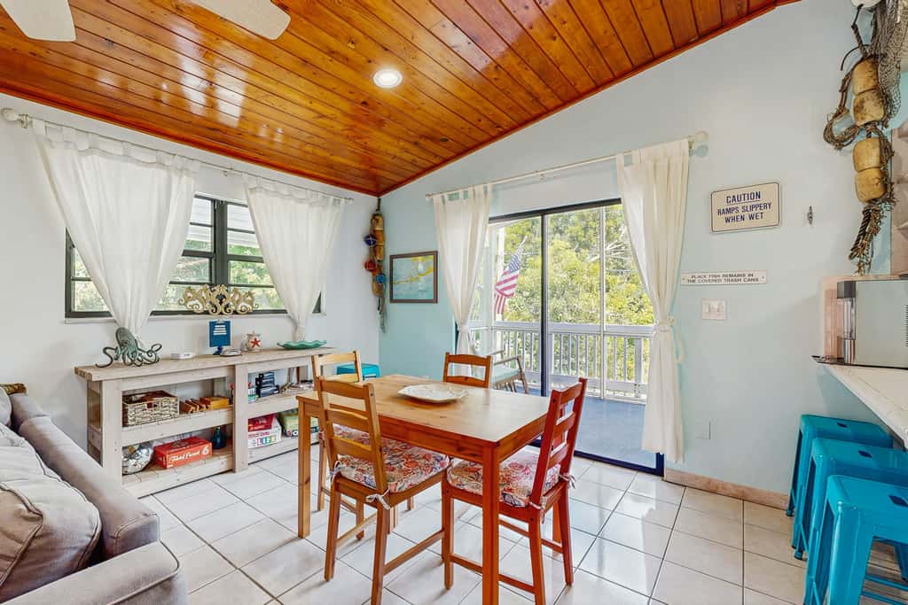 KL105FLR - The Beach House