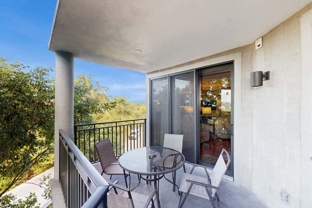 Comfortable Condo with Pool, Private Balcony, & Beach Access