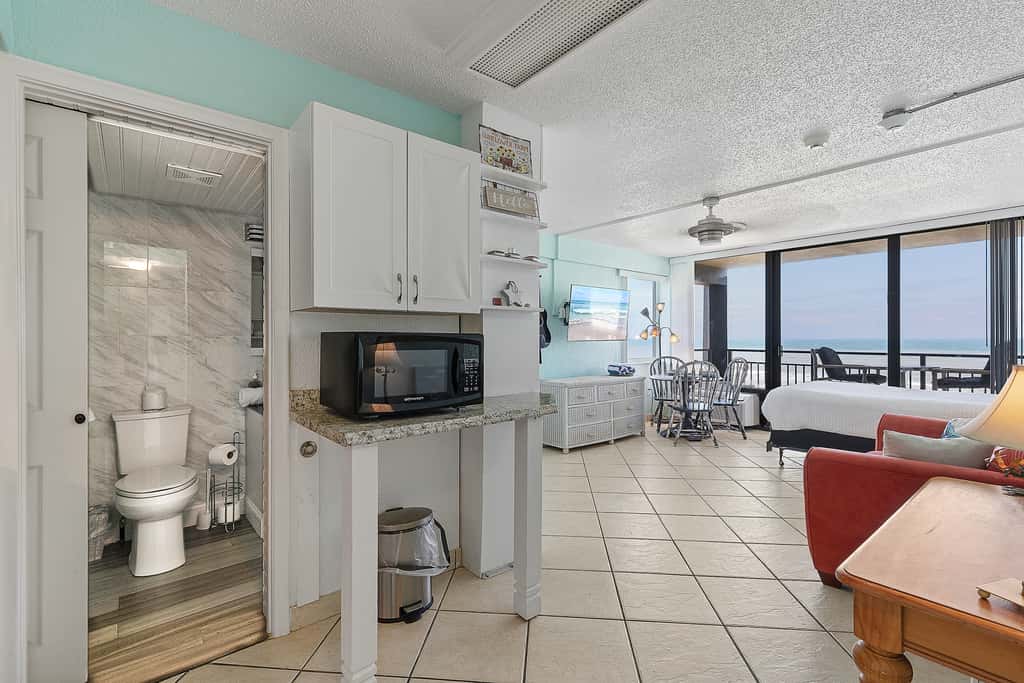 Hawaiian Inn 332