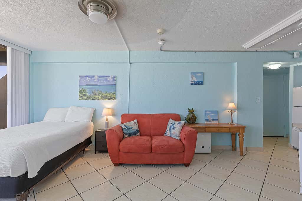Hawaiian Inn 332