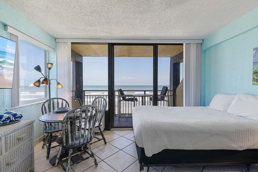 Hawaiian Inn 332