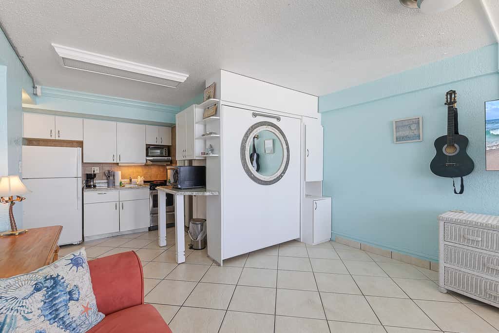 Hawaiian Inn 332