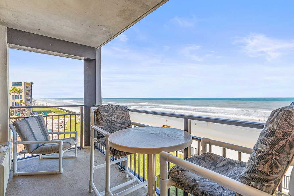 Hawaiian Inn 332