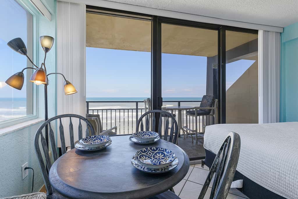 Hawaiian Inn 332