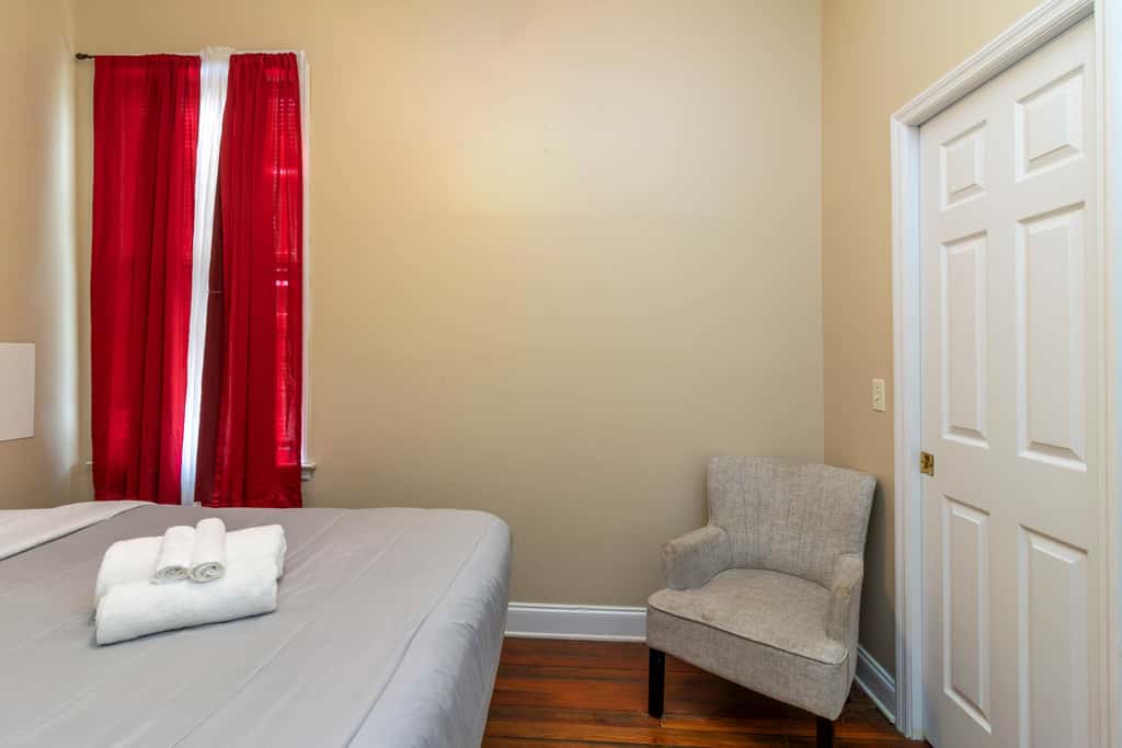 Closest Historic BnB to Ft Moore-Americana Cottage