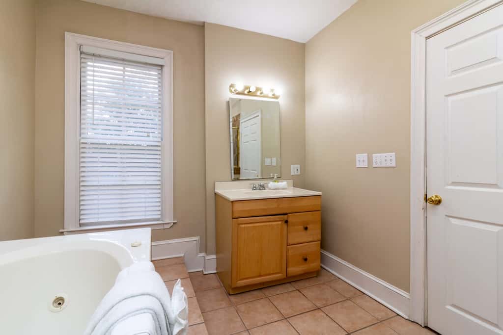Historic Broadway Bungalow: Walk to Riverwalk,
