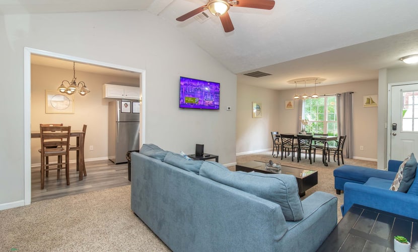 This charming home sits on a beautiful hill centrally located in Midtown Columbus minutes from shopping, restaurants, the interstate, Downtown and Fort Moore. Beautifully renovated open-concept kitchen, living room, dining room with large dining room table and breakfast nook. 3 bedrooms and 2 baths including a master suite with shower and jacuzzi. Great deck with furniture and lots of sun. Sleeps 10! Pets welcome! Wifi, Roku, and board games included. Perfect for families and work travelers!