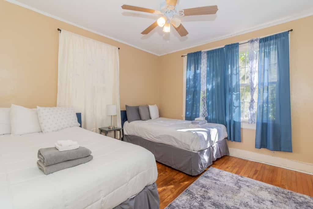 Relax in this newly renovated Midtown home, accommodating up to 8 guests with a king bed, two full beds, and a sofa bed. Located near Columbus attractions like Lake Bottom Park (5 min), Columbus Botanical Gardens, Coca-Cola Space Science Center, downtown (10 min), and Fort Moore (15 min). Enjoy peaceful evenings on the porch or explore Midtown’s 18 historic neighborhoods. We've included both professional and real-time photos from our cleaning team for transparency.