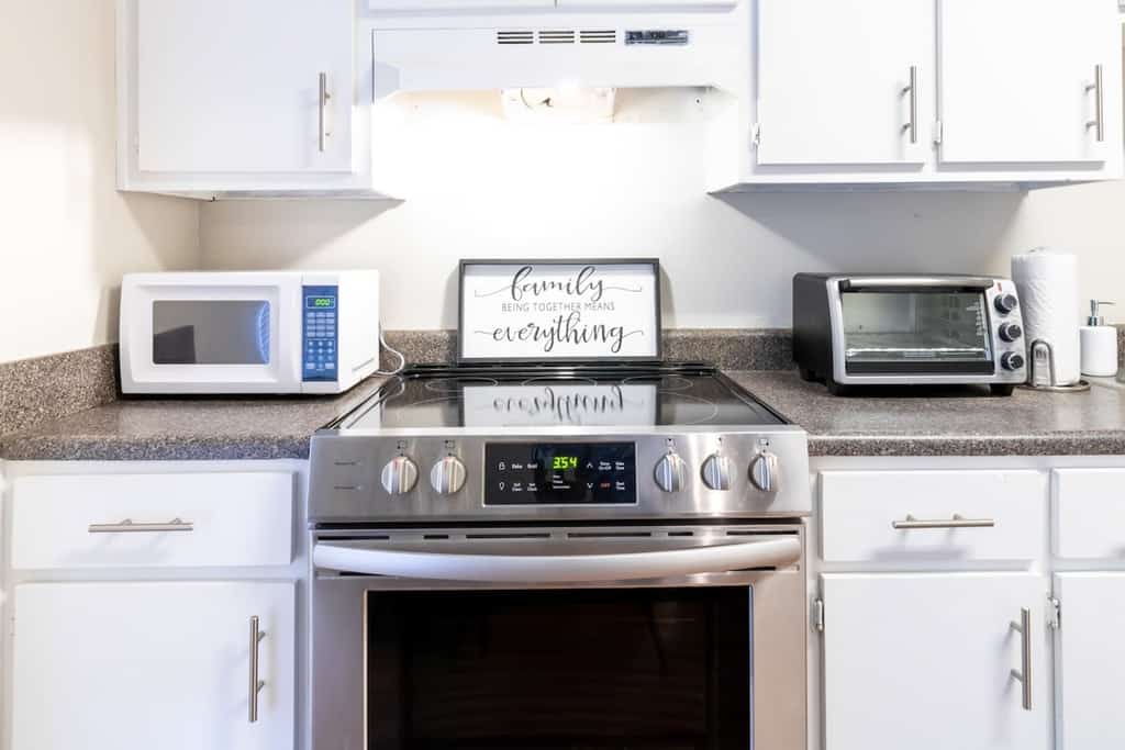 Be our guest! This three-bedroom, one-and-a-half bathroom apartment in a historic duplex can accommodate 8 guests! Enjoy a beautiful stroll to the Riverwalk or downtown restaurants and bars! Only 15 minutes from Fort Moore! We provide everything you need to feel at home during your stay.  Family-friendly, pets are welcome with a fee. We would love to host you!